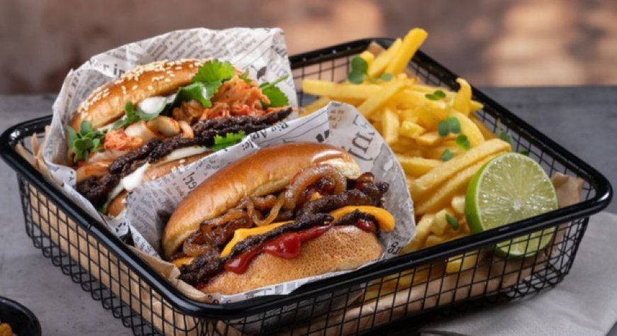 Smash Burger: la nuova tendenza della ristorazione che conquista l'Italia