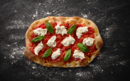 Pinsa o pizza? Due prodotti con molte differenze, tutte da scoprire