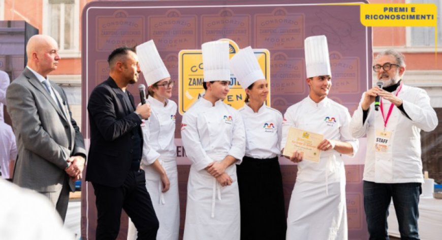 Lo chef Massimo Bottura premia 'Gli Chef di domani'