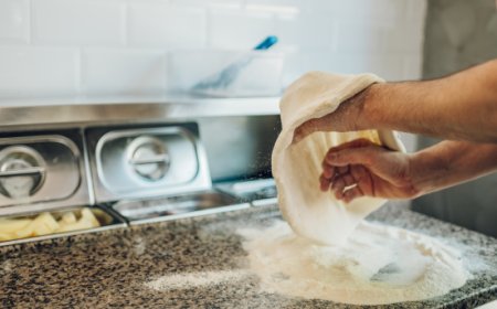 Pizza napoletana: a Portici la presentazione del nuovo volume che svela la scienza dietro la tradizione