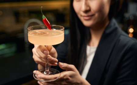 World Bartender Day: 10 curiosità sulla professione, dalle origini alla mixology