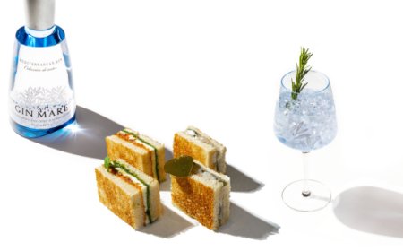 Mixology e toast: Gin Mare firma un’esperienza gastronomica con Andrea Aprea