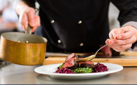 Chef a domicilio, pasti pronti e catering: i nuovi Servizi di Airbnb