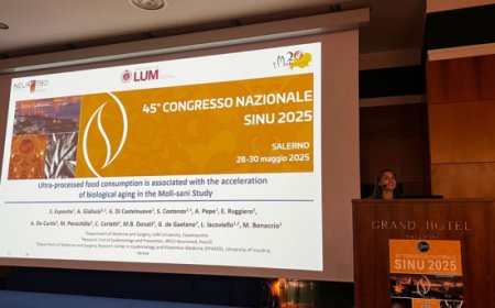 Dieta ricca di cibi ultra-processati accelera l'invecchiamento biologico