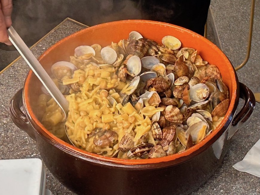 Un brindisi con la pasta mista: La Tattoria di Rosario Avolio a Napoli festeggia un anno di successi