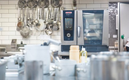 Forni combinati: la guida RATIONAL alla scelta tra gas ed elettrico