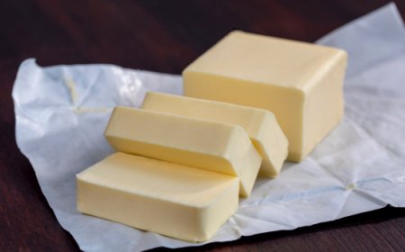 Gravano sul prezzo in Europa le maggiori scorte di burro