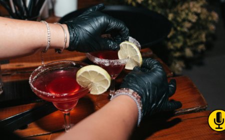 Global mixology: il bar italiano Leone conquista anche Shanghai, il flop del gin della Brexit, Sabrina Carpenter collabora con Johnnie Walker