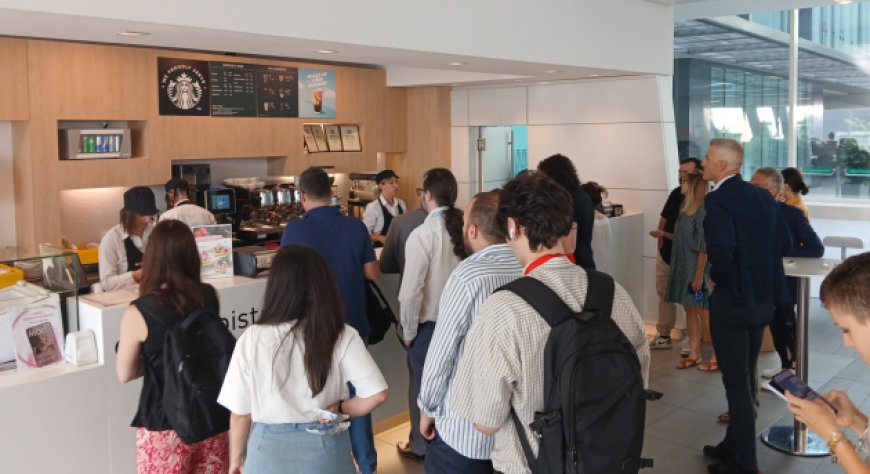 L’esperienza ''We Proudly Serve Starbucks® Coffee'' arriva negli uffici italiani