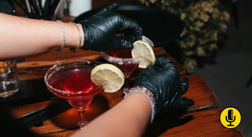 Global mixology: il bar italiano Leone conquista anche Shanghai, il flop del gin della Brexit, Sabrina Carpenter collabora con Johnnie Walker