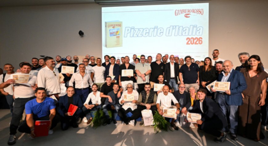 Guida Pizzerie d'Italia 2026: 816 locali recensiti, crescono i Tre Spicchi