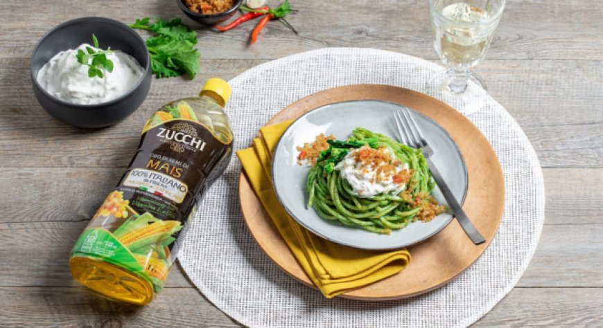 World Pasta Day. Oleificio Zucchi propone gli spaghettoni con crema di cime di rapa, stracciatella e briciole croccanti