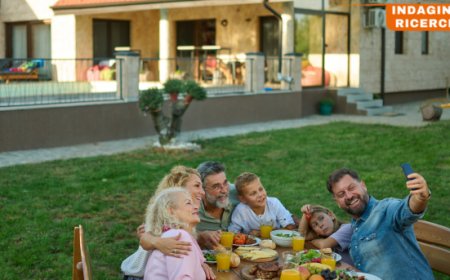 Gesti genuini e atmosfera familiare: così gli italiani definiscono la vera accoglienza