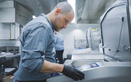 Rational firma il modello di efficienza per la cucina aziendale AXA