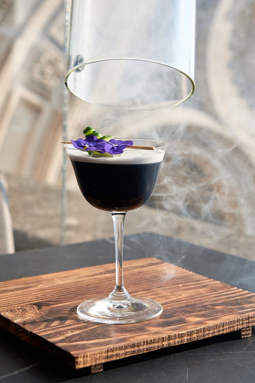 Cocktail d'autore e rooftop esclusivo: The View conquista Milano