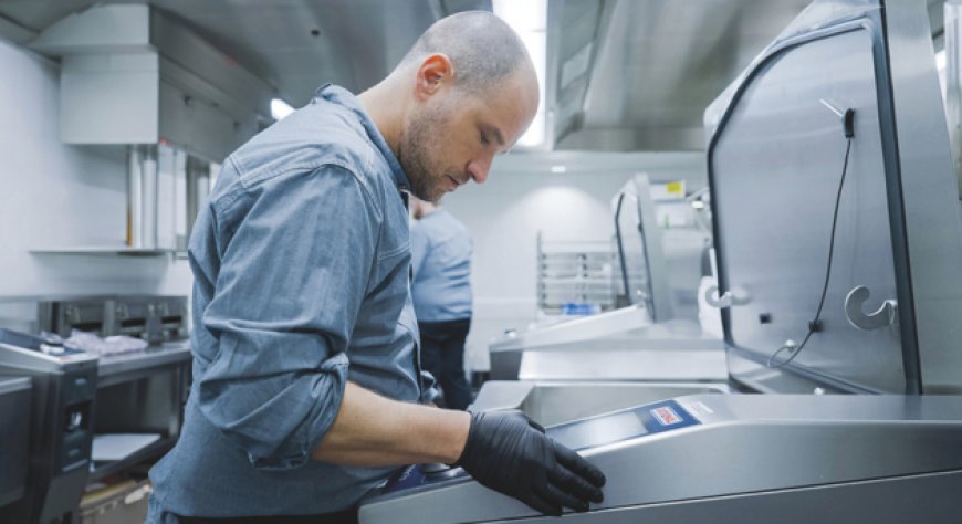 Rational firma il modello di efficienza per la cucina aziendale AXA