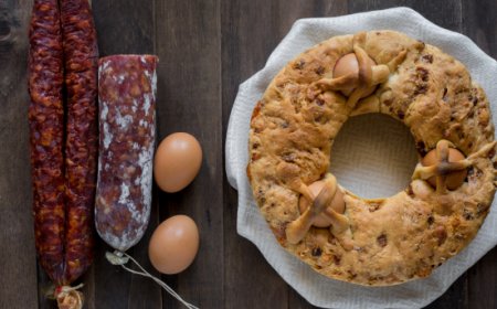 Casatiello napoletano e colomba pasquale: le ricette italiane più cercate su Google nel 2025