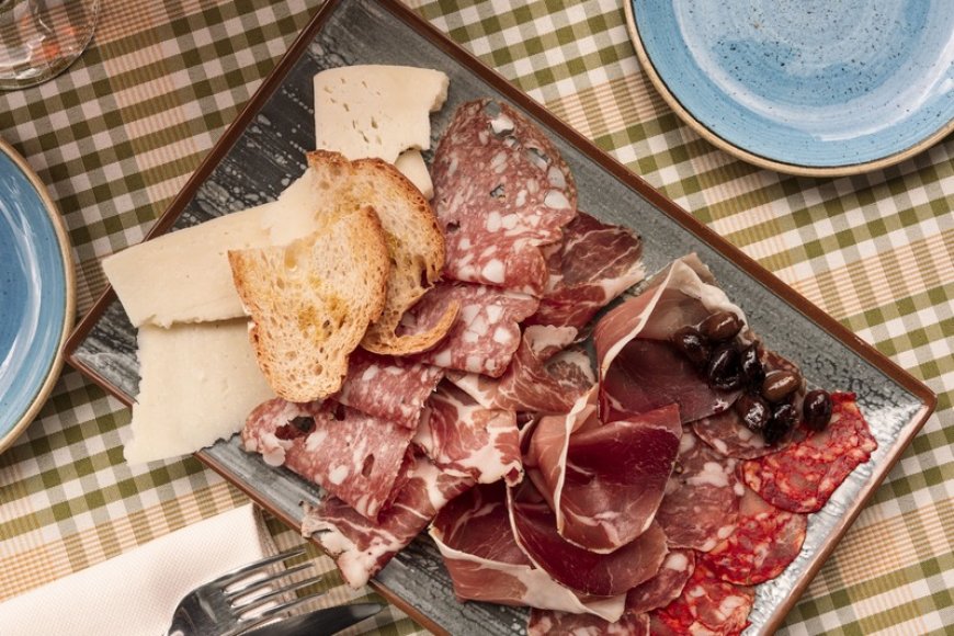 Roma, l'Osteria degli Avvocati riapre a Prati: il baccalà diventa protagonista