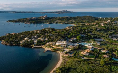 7Pines Resort Sardinia conquista le Four-Star Forbes: eccellenza dell'hospitality sarda