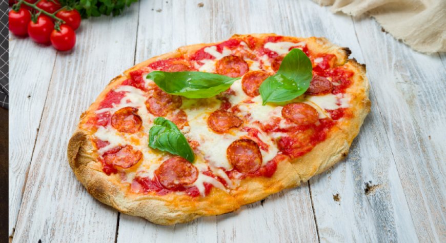 Scopri la parola del giorno su WikiHoreca.com: Pinsa Romana