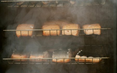 Scopri la parola del giorno su WikiHoreca.com: Affumicatura