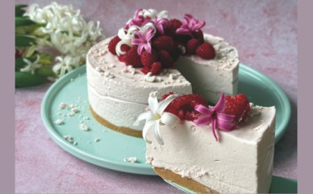 Farmo, la cheesecake ai lamponi senza glutine e lattosio: una proposta golosa per la bella stagione