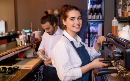 Occupazione in flessione, ma l'Horeca cresce: 97mila contratti a marzo 2026