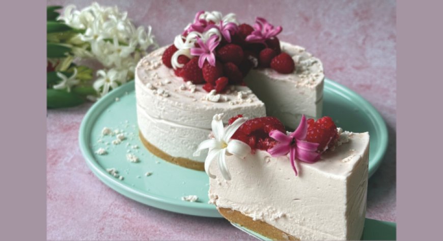 Farmo, la cheesecake ai lamponi senza glutine e lattosio: una proposta golosa per la bella stagione