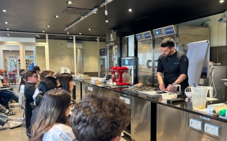 Etica Academy, tutto esaurito per la masterclass di Tommaso Foglia sui dessert al cioccolato