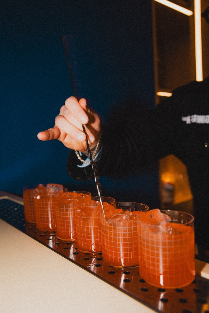 A Milano apre SYNC by Aperol, il listening bar che unisce mixology, food e musica