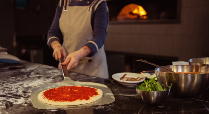 Schär Foodservice lancia la Pizza Base XL per la ristorazione senza glutine