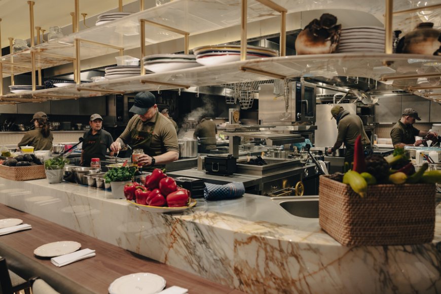 Apre a Milano Gio Gio's, il nuovo ristorante mediterraneo di Raphael Duntoye