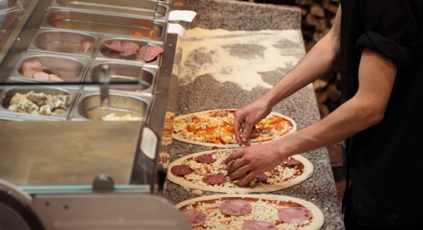 Scopri la parola del giorno su WikiHoreca.com: Saladette