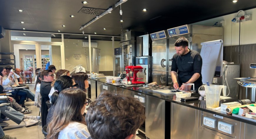 Etica Academy, tutto esaurito per la masterclass di Tommaso Foglia sui dessert al cioccolato