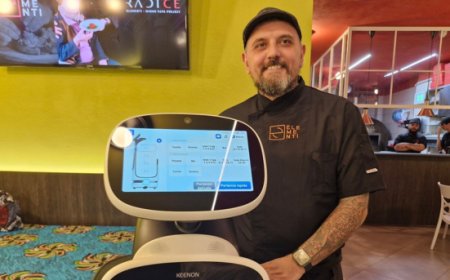 Elementi di Caserta: arriva Peppino robot cameriere e il nuovo menù