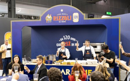 Rizzoli Emanuelli a Tuttofood 2026: chef Moreno Cedroni e le pizze gourmet di Vincenzo De Santis conquistano la fiera