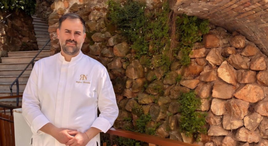 Lo chef Stefano Benedetti alla guida della cucina della Roberto Naldi Collection a Roma