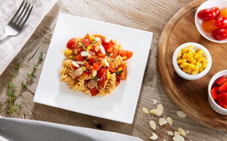 Fusilloni Mais e Riso Integrale Farmo protagonisti di una fresca ricetta estiva