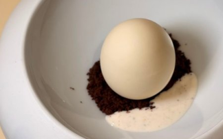 Ovum Regale, il nuovo dessert di Tartufo Regale ispirato alla perfezione dell’uovo