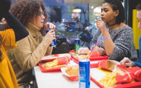 Fast food più green: l'87% degli imballaggi di carta finisce davvero nel riciclo