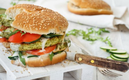 L’Ue ridisegna le etichette: cosa cambia per burger vegetali e prodotti plant-based