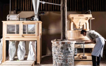 L'Ammaccata inaugura il mulino: la filiera del grano entra in pizzeria