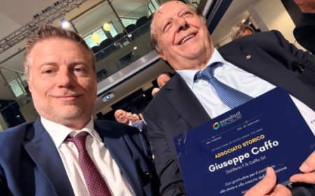 A Pippo Caffo il riconoscimento AssoDistil per l'impegno associativo di una vita