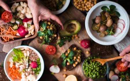 Estate e gonfiore addominale: i dieci benefici di un'alimentazione plant-based