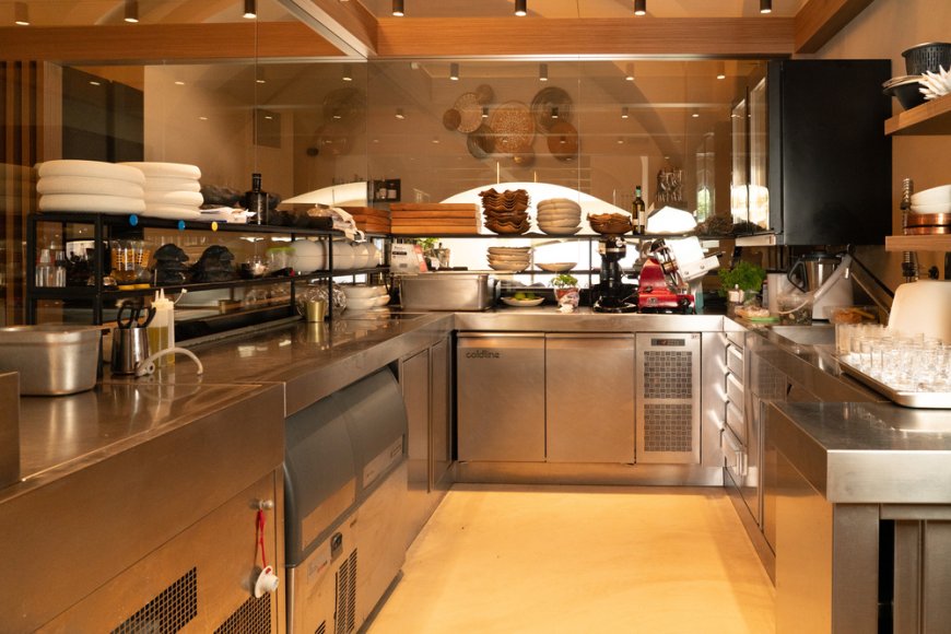 A Monopoli il debutto di Azur, cucina di mare e tradizione mediterranea al centro del progetto