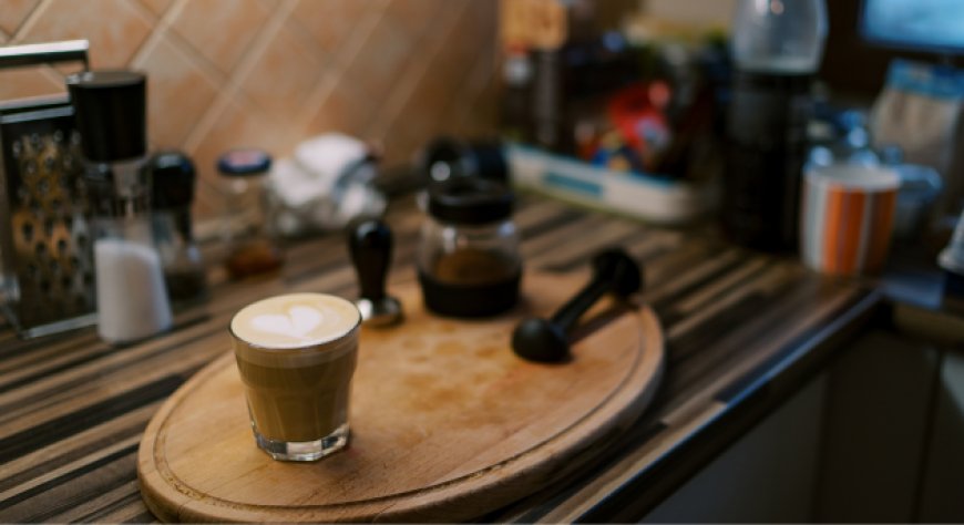 L'arte della caffetteria a casa: come trasformare il ritrovo tra amici in un'esperienza unica