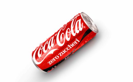 Coca-Cola rafforza la riconoscibilità del marchio con un nuovo design