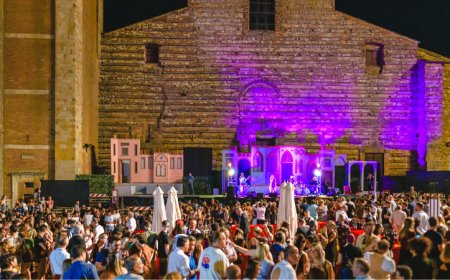 Calici di Stelle festeggia 25 anni a Montepulciano: un quarto di secolo di vino, territorio e grandi emozioni