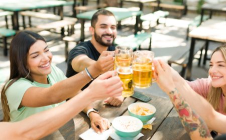 Il bar che unisce le persone: HEINEKEN Italia racconta la socialità italiana che cambia