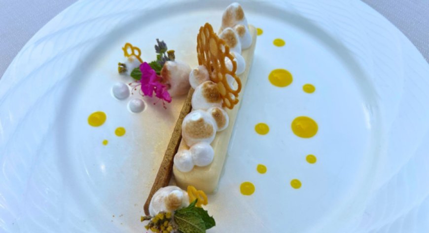 Daniele Arzilli firma ''Nuvola Agrumata'', il dessert estivo del Park Hotel Marinetta